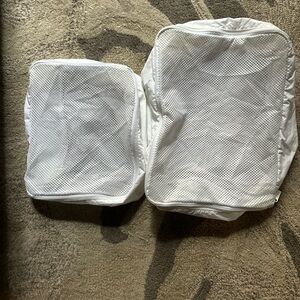 Away Travel 3x white and beige packing cubes